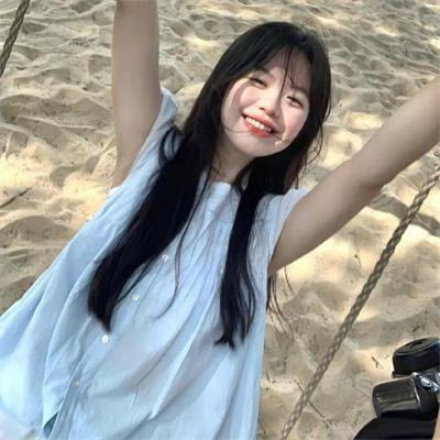 戴脚镣的女孩
